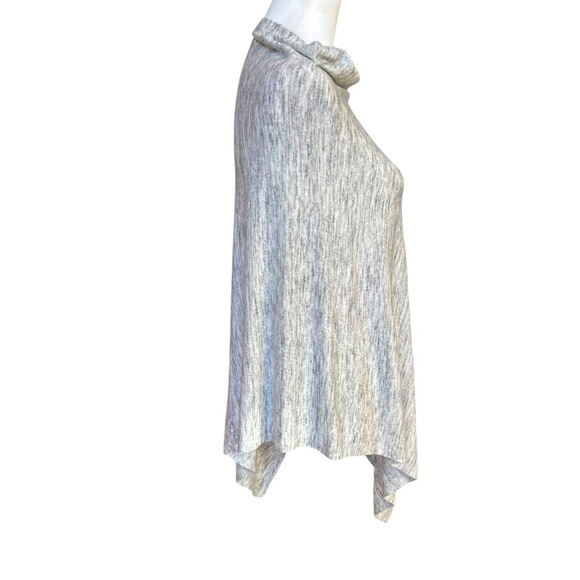 Talbots Gray Side Shoulder Snap Pullover Poncho Sweater Asymmetrical Hem Sz M/L - Picture 3 of 9